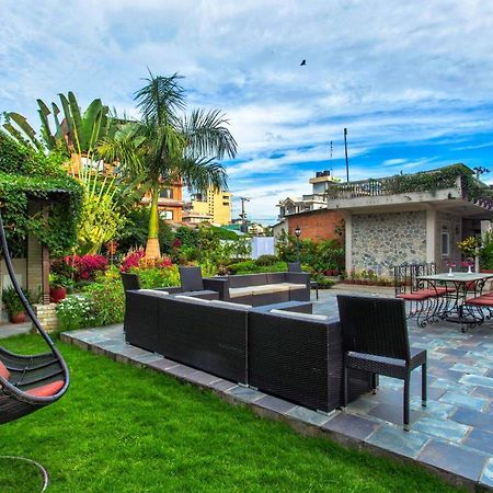 Da Yatra Courtyard Hotel โพคารา ภายนอก รูปภาพ