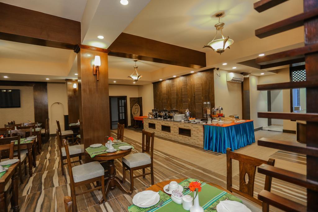 Da Yatra Courtyard Hotel โพคารา ภายนอก รูปภาพ