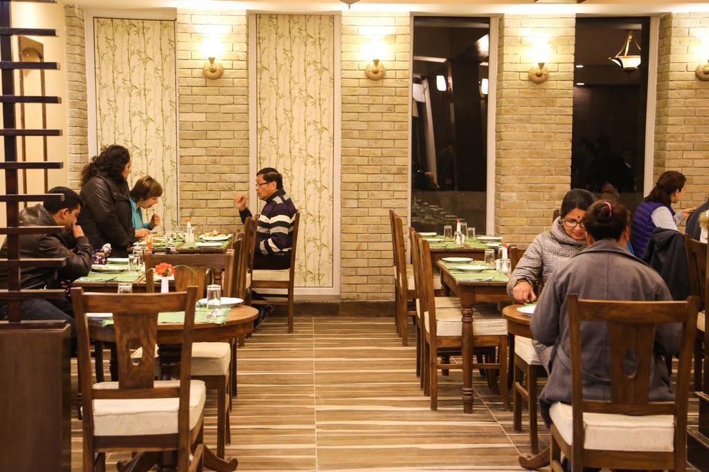 Da Yatra Courtyard Hotel โพคารา ภายนอก รูปภาพ