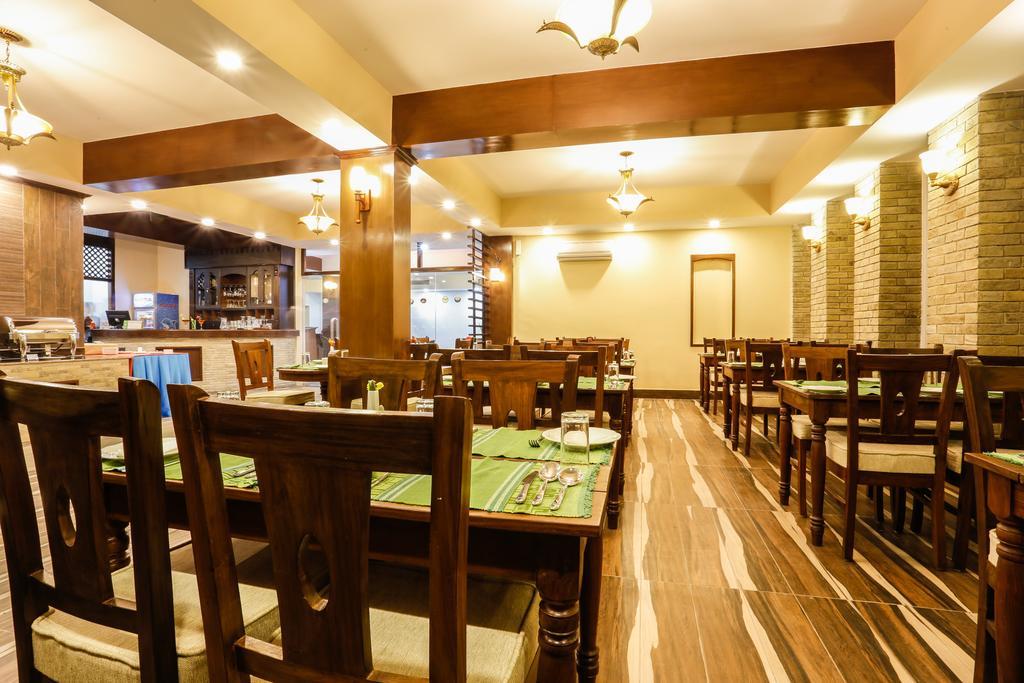 Da Yatra Courtyard Hotel โพคารา ภายนอก รูปภาพ