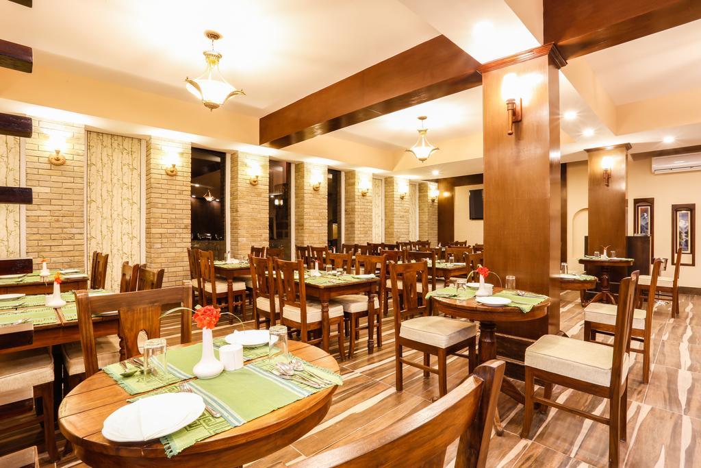 Da Yatra Courtyard Hotel โพคารา ภายนอก รูปภาพ