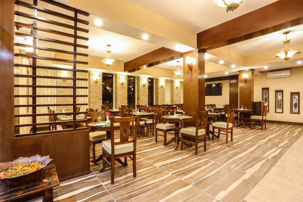 Da Yatra Courtyard Hotel โพคารา ภายนอก รูปภาพ