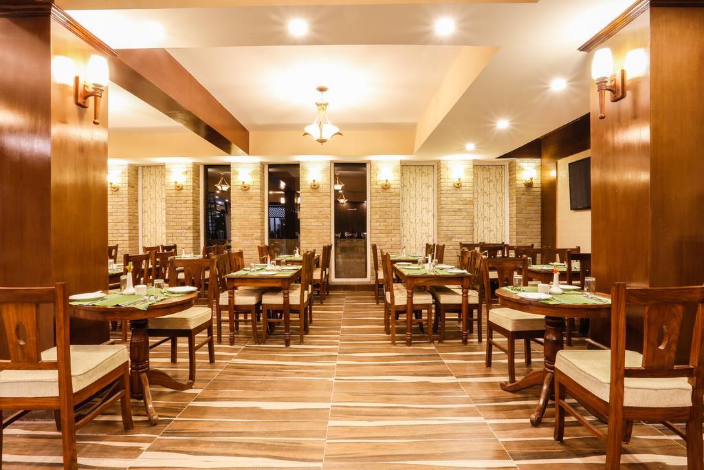 Da Yatra Courtyard Hotel โพคารา ภายนอก รูปภาพ