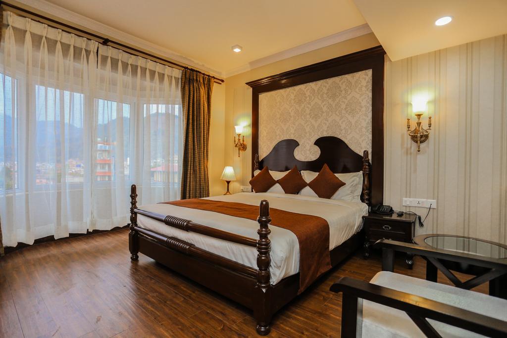 Da Yatra Courtyard Hotel โพคารา ภายนอก รูปภาพ