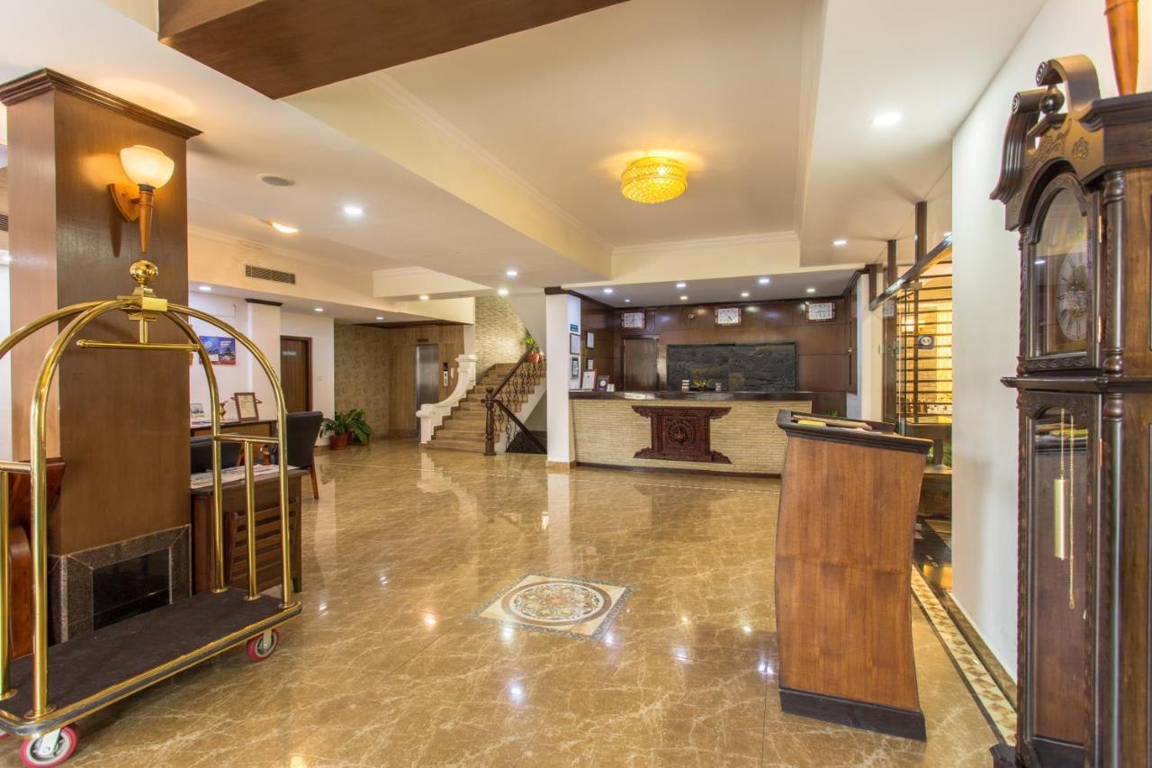 Da Yatra Courtyard Hotel โพคารา ภายนอก รูปภาพ