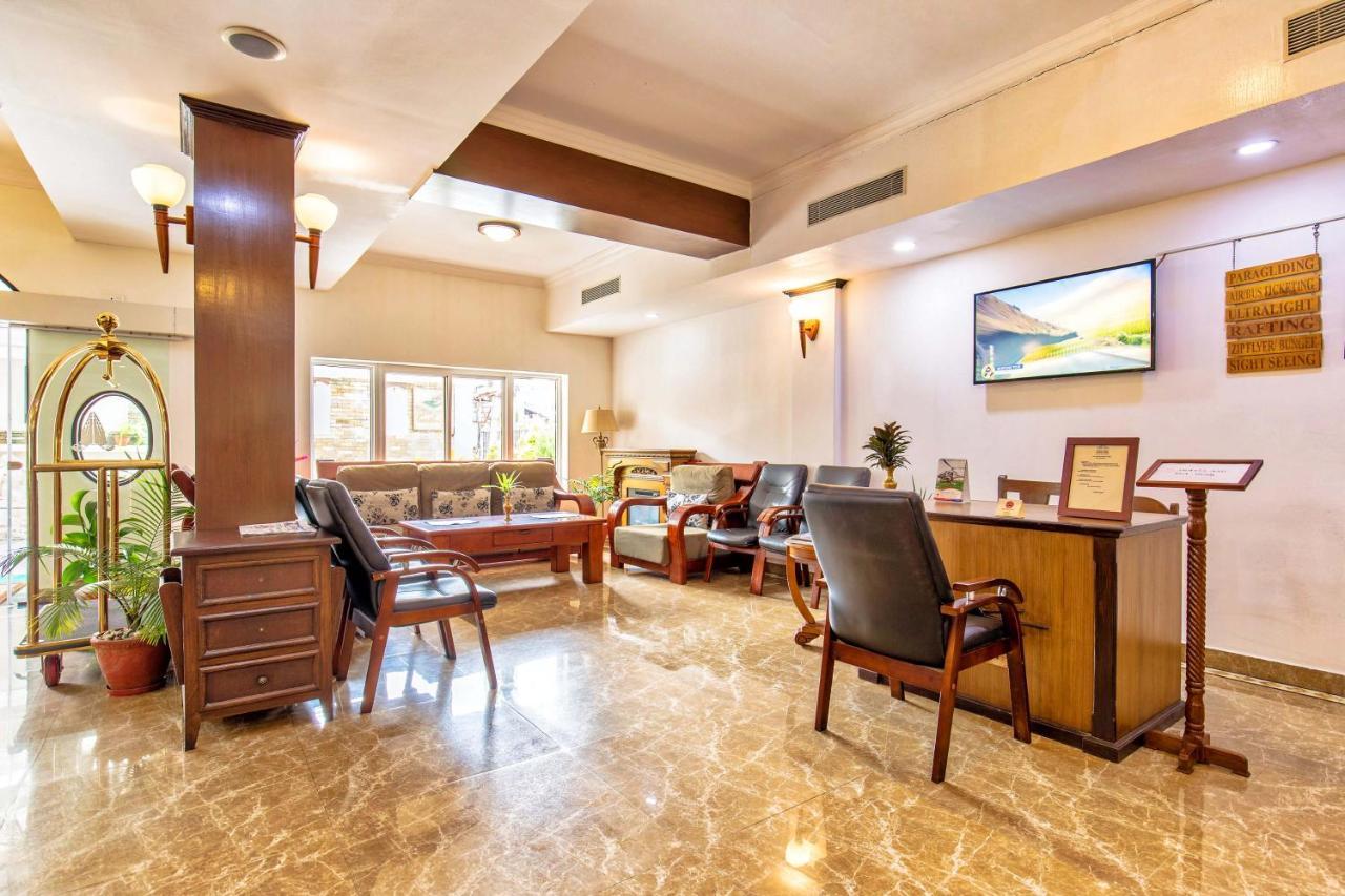 Da Yatra Courtyard Hotel โพคารา ภายนอก รูปภาพ