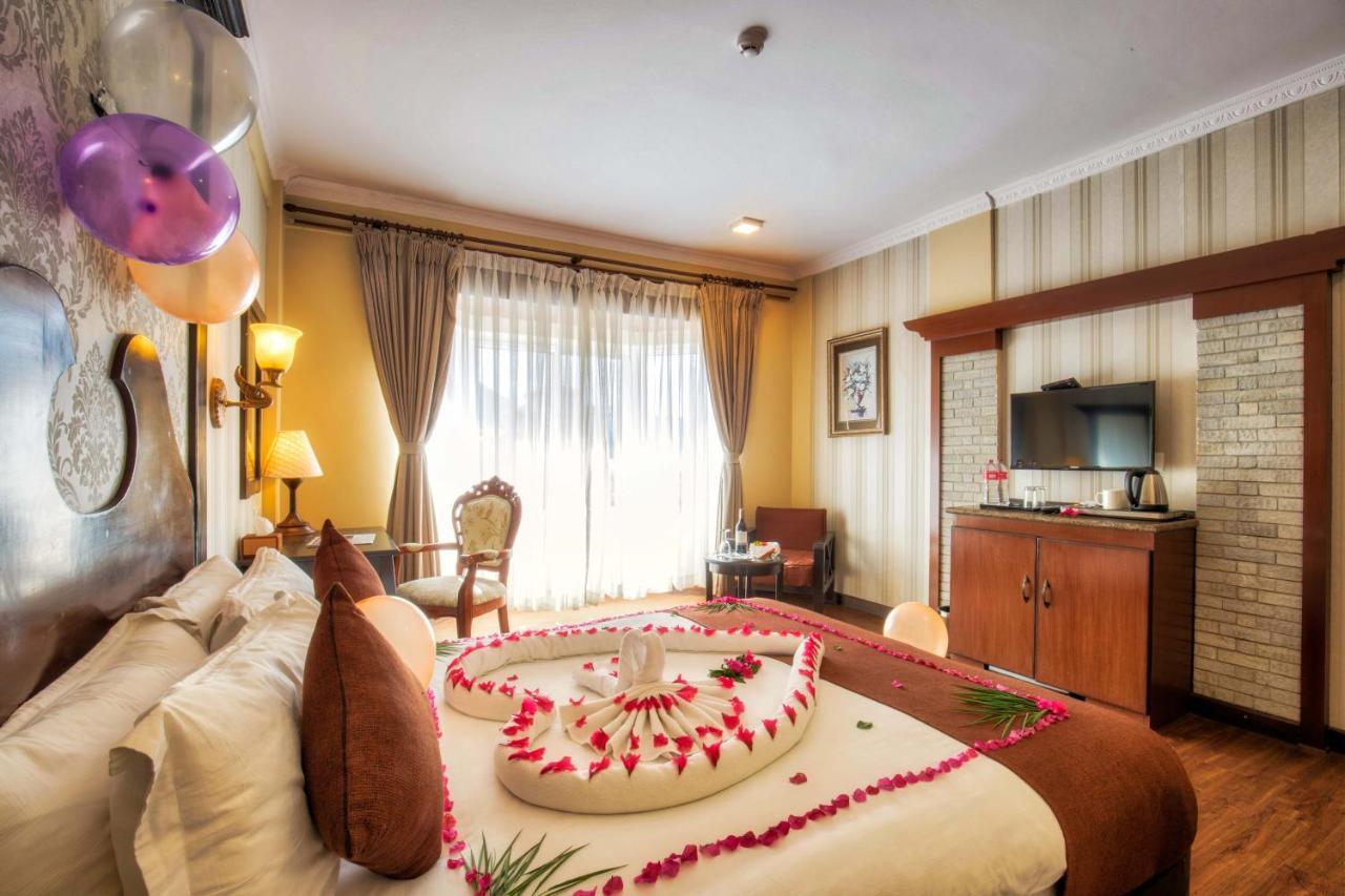 Da Yatra Courtyard Hotel โพคารา ภายนอก รูปภาพ