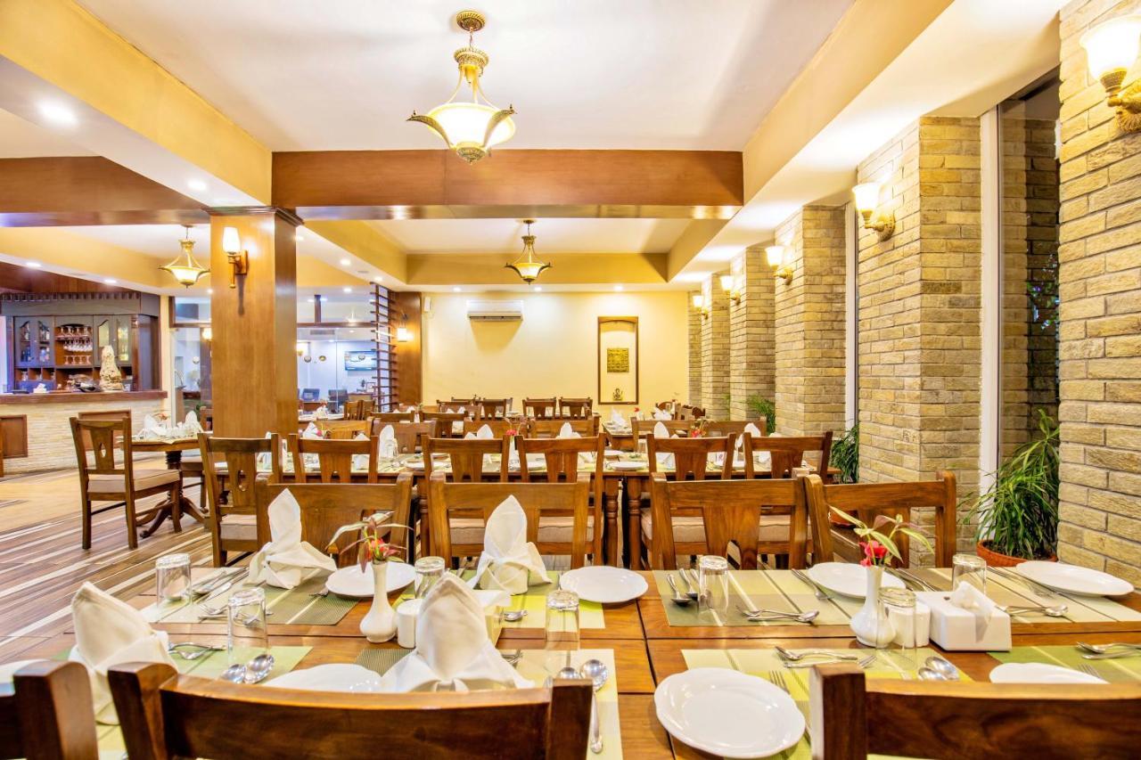 Da Yatra Courtyard Hotel โพคารา ภายนอก รูปภาพ