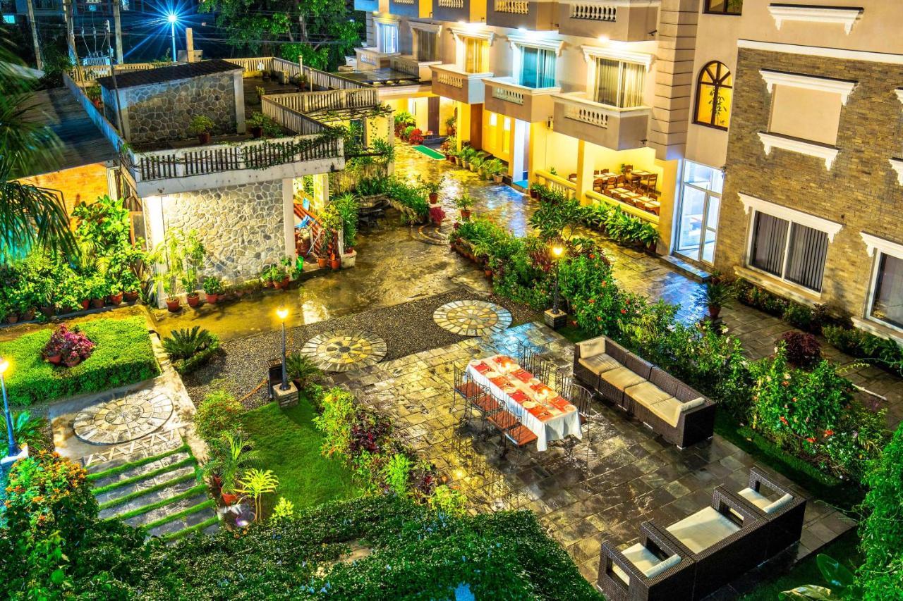 Da Yatra Courtyard Hotel โพคารา ภายนอก รูปภาพ