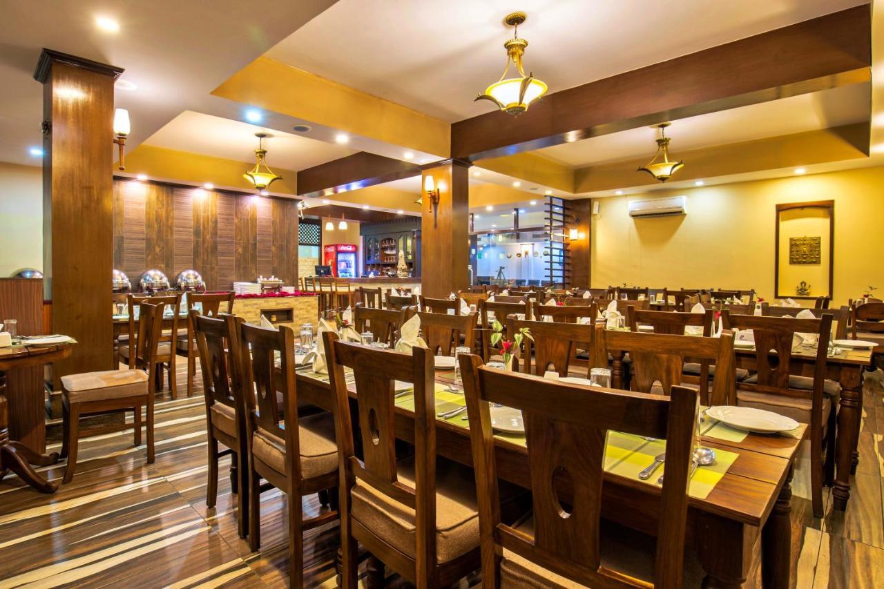 Da Yatra Courtyard Hotel โพคารา ภายนอก รูปภาพ