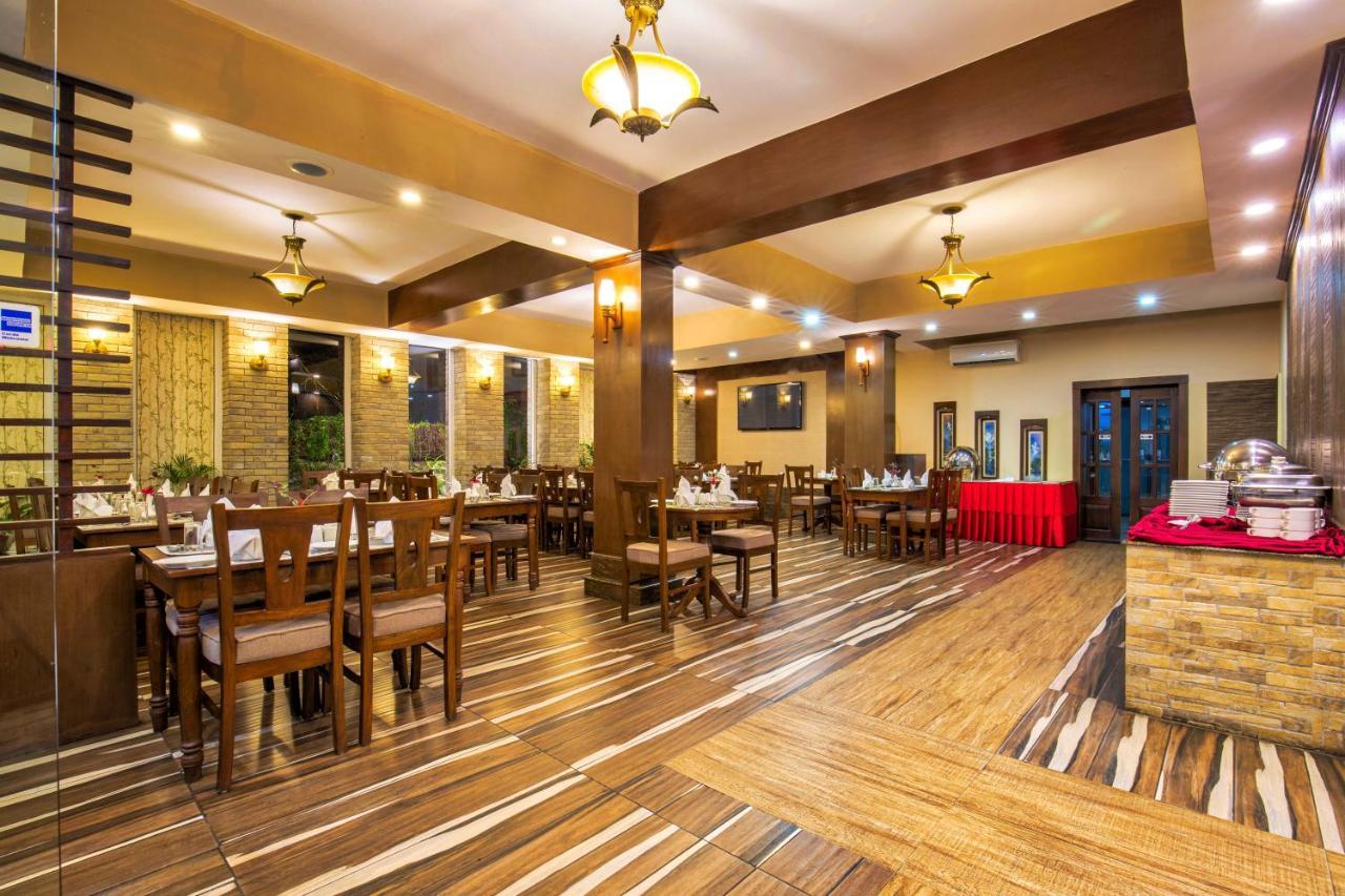 Da Yatra Courtyard Hotel โพคารา ภายนอก รูปภาพ