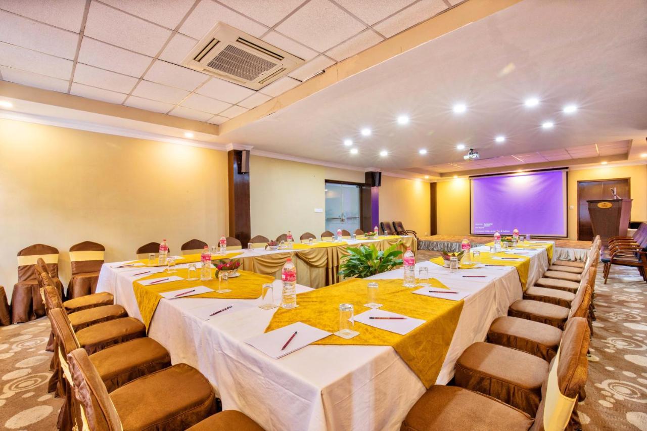 Da Yatra Courtyard Hotel โพคารา ภายนอก รูปภาพ
