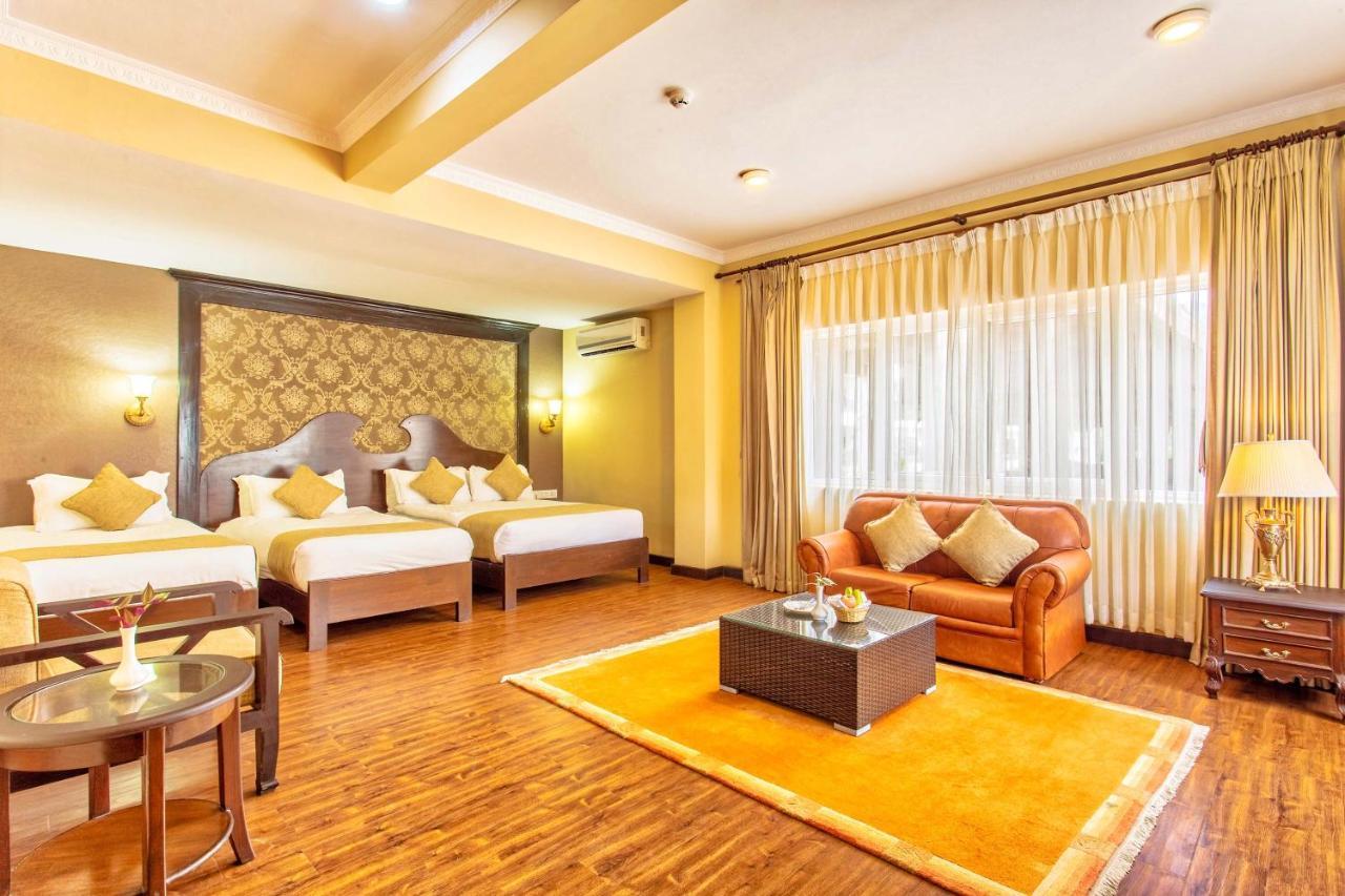 Da Yatra Courtyard Hotel โพคารา ภายนอก รูปภาพ