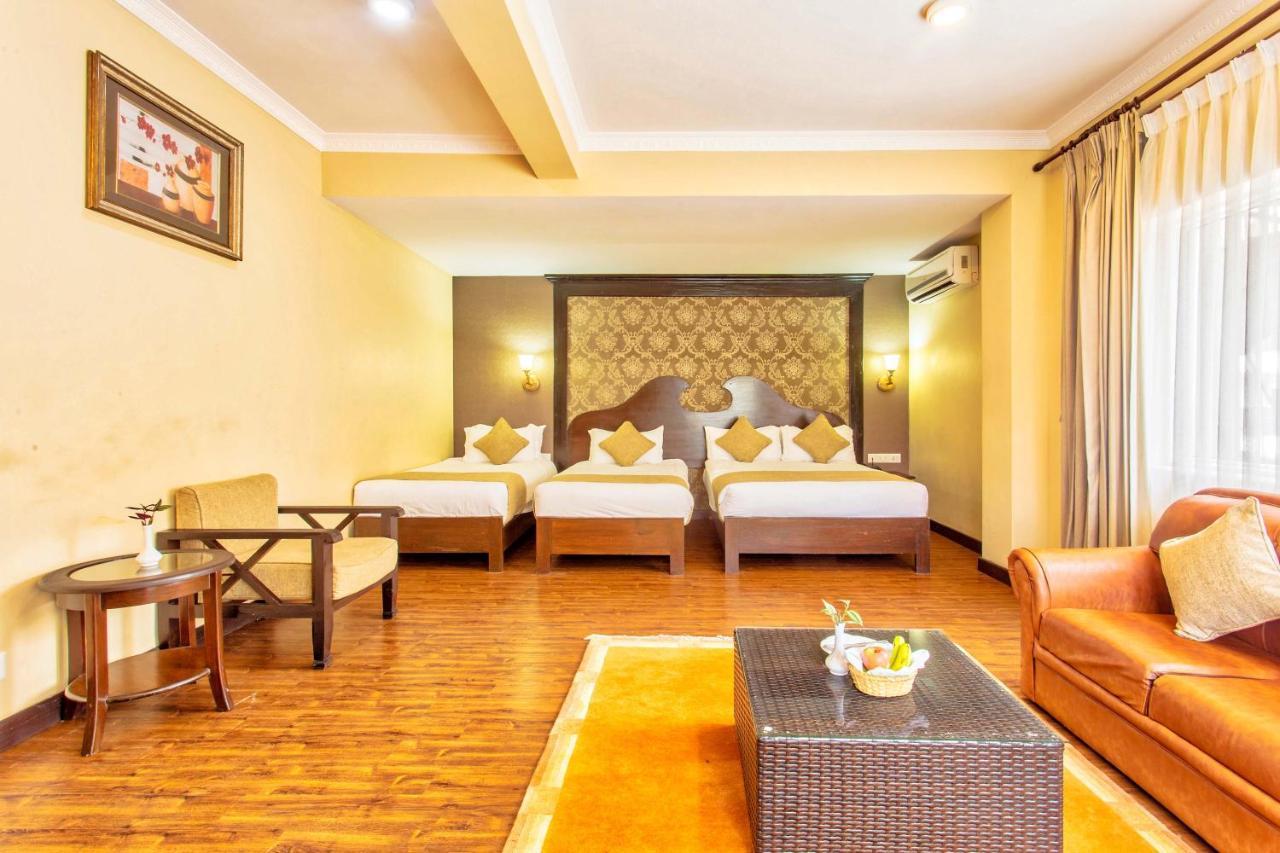 Da Yatra Courtyard Hotel โพคารา ภายนอก รูปภาพ