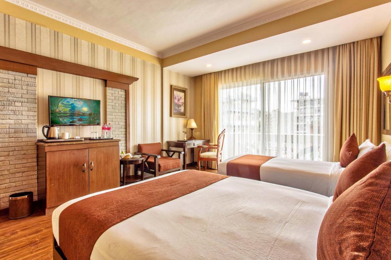 Da Yatra Courtyard Hotel โพคารา ภายนอก รูปภาพ