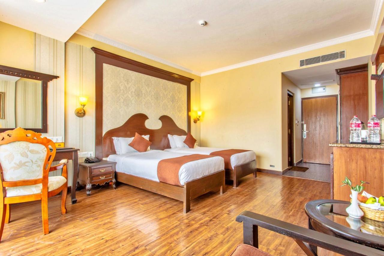 Da Yatra Courtyard Hotel โพคารา ภายนอก รูปภาพ