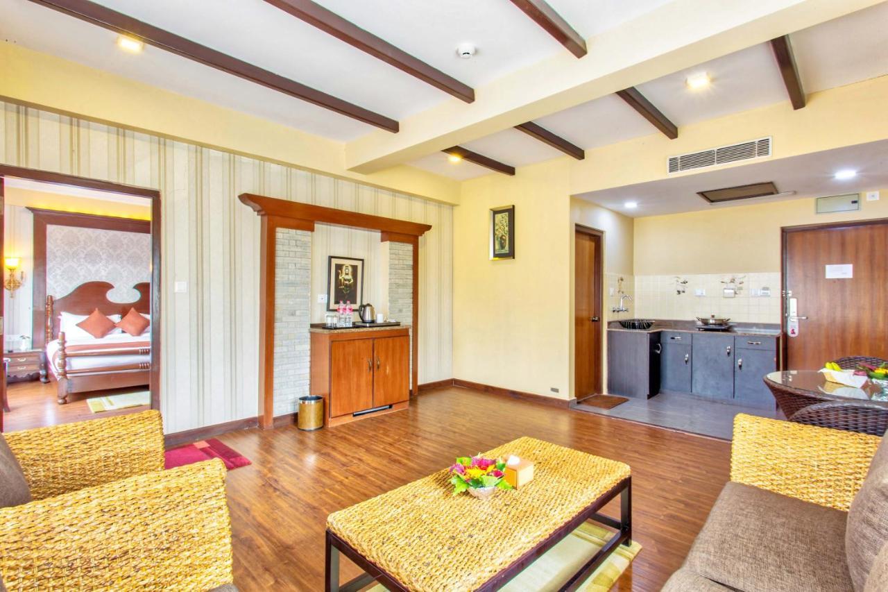 Da Yatra Courtyard Hotel โพคารา ภายนอก รูปภาพ
